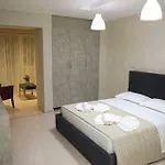 Miki Hotel 4*