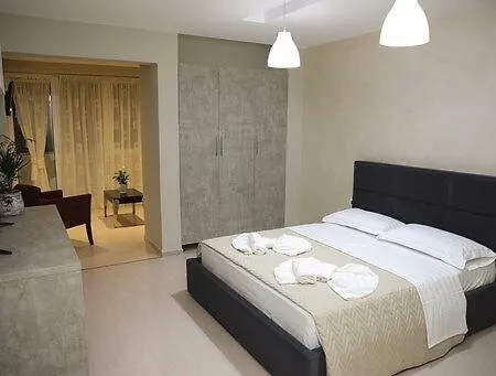 Miki Hotel 4*