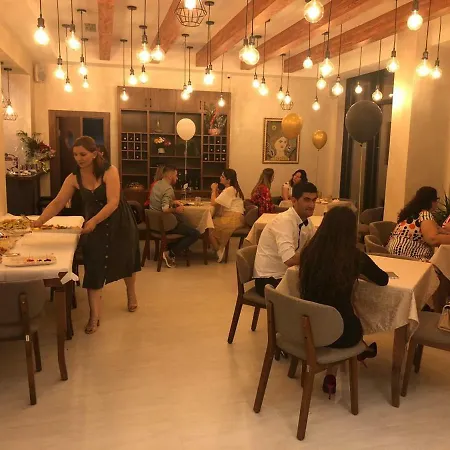 酒店 Miki Durrës