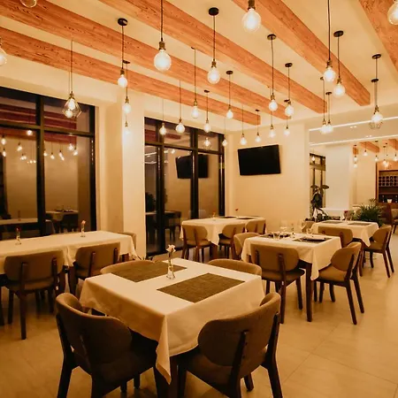 Miki Hotel 4*