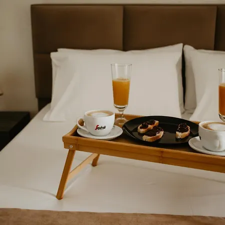 Miki Hotel 4*