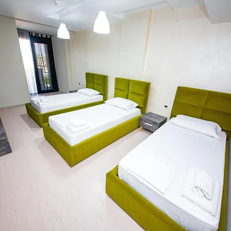 Miki Hotel 4*